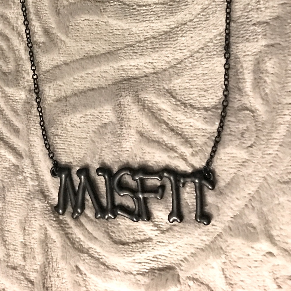 Black misfit bone style necklace